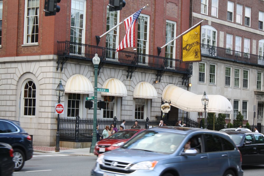 Bull & Finch Pub (Cheers)